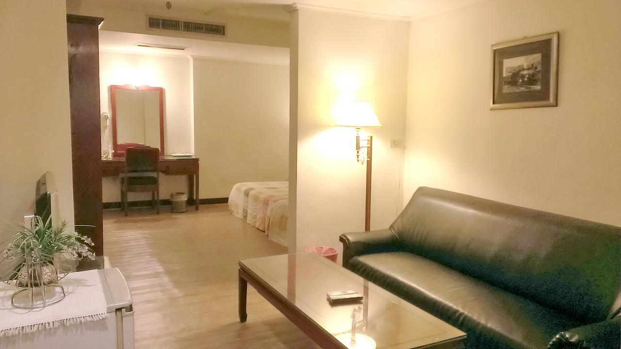Galaxy Hotel Taichung Eksteriør billede