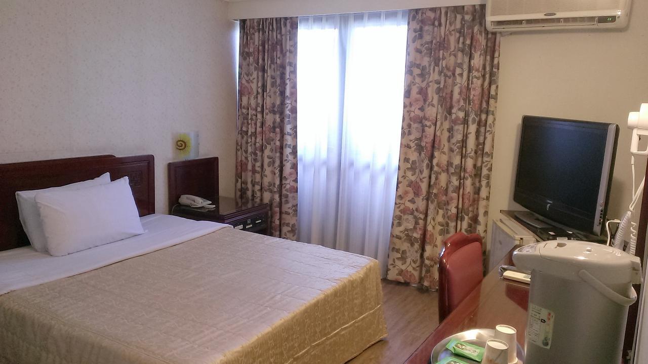 Galaxy Hotel Taichung Eksteriør billede