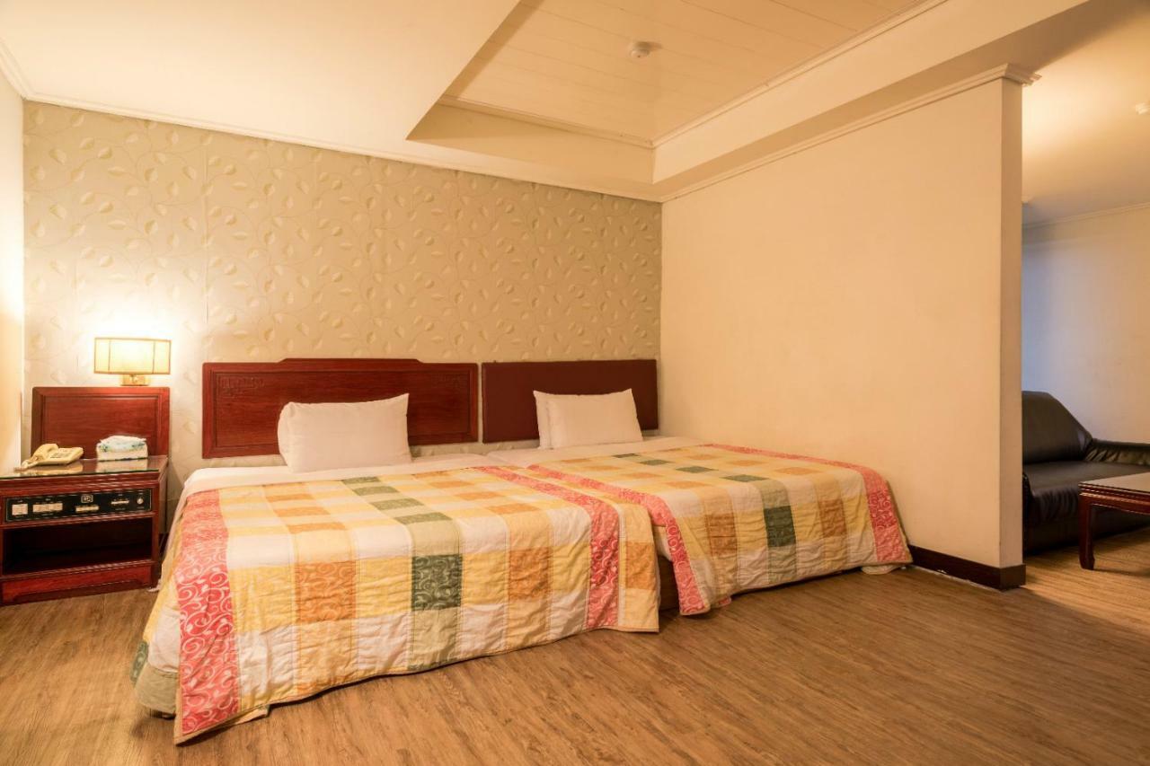 Galaxy Hotel Taichung Eksteriør billede